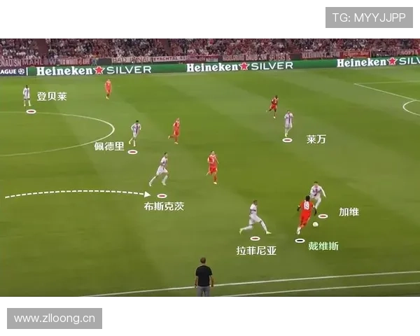 拉菲尼亚被战术体系限制?依赖边路与多元进攻的平衡分析