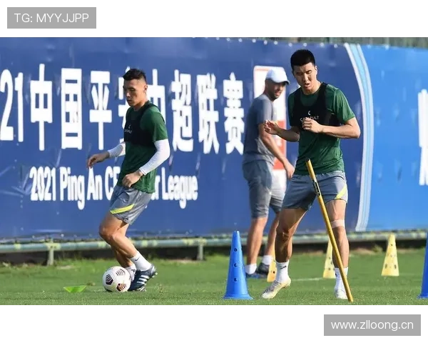 贝克汉姆弧线球压制对手边路，关键战中主导进攻节奏